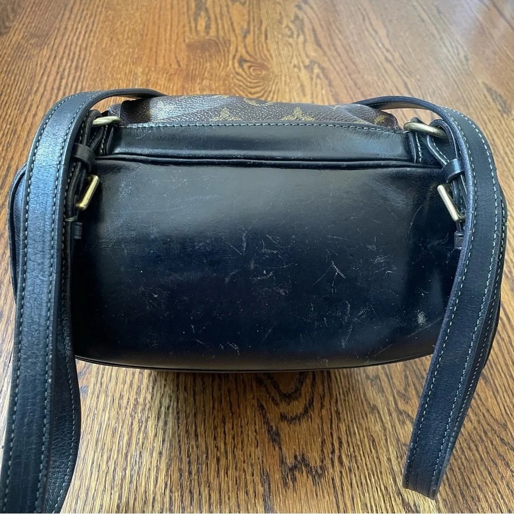 Authentic Louis Vuitton Monogram Montsouris MM Backpack - Picture 9 of 16